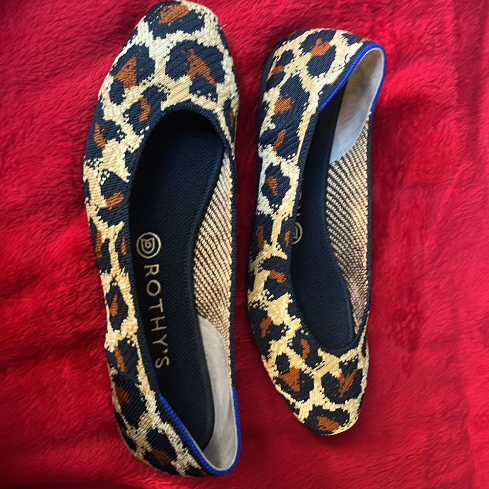 Rothy’s leopard ballet flat. Great condition - Picture 3 of 3